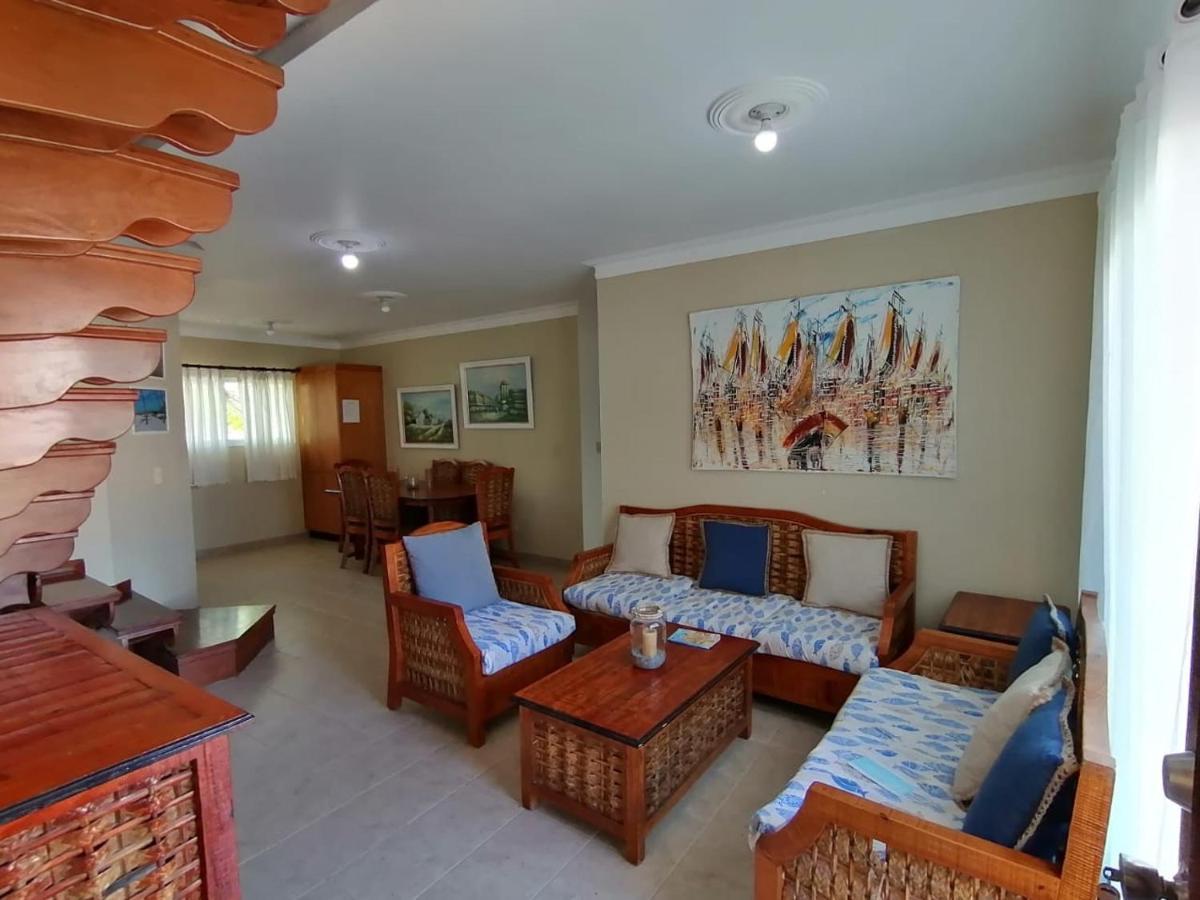 Homestay Las Rosas De *