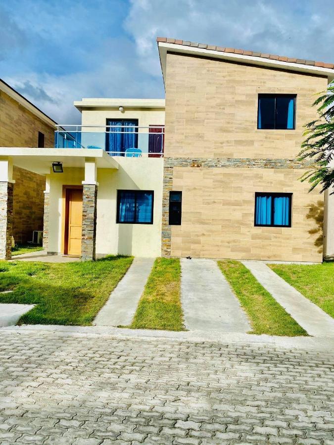 Villa Brand New Vacation In Embassy Village Punta Cana