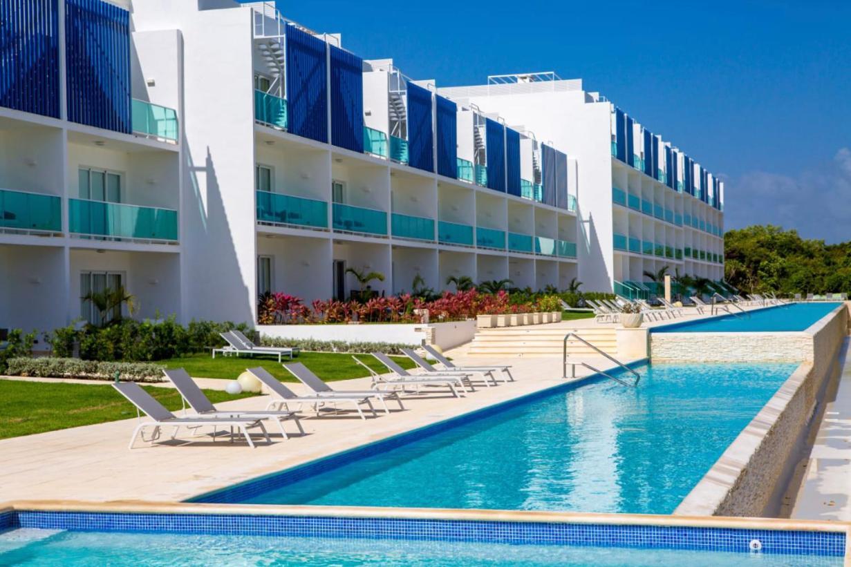 Acceso Directo A La Piscina A-108, A-120, A-117 Y B-137 Punta Cana