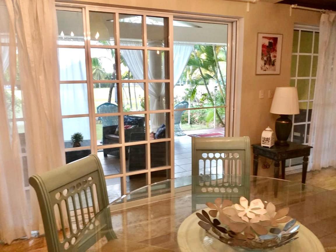 Cocotal, Tropical En Villa