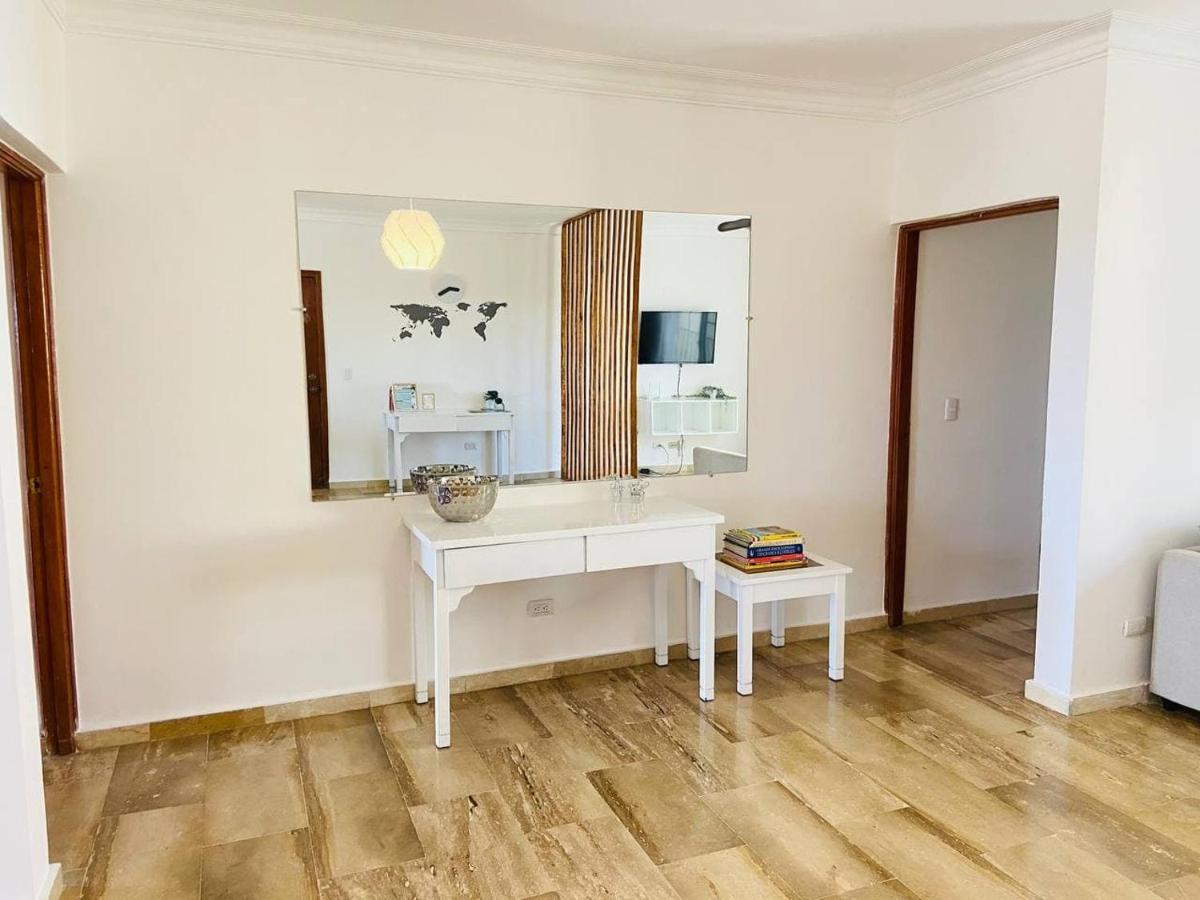 2 Rooms, 4 Beds, Pool, 5min White Apartment
