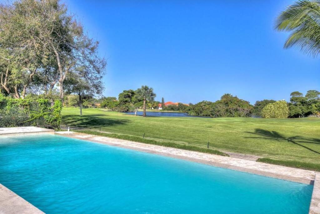 Luxury, Golf And Comfort In The Caribbean