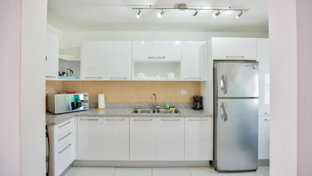 Beautiful Beachfront With Unique Ocean Views - Stanza D301