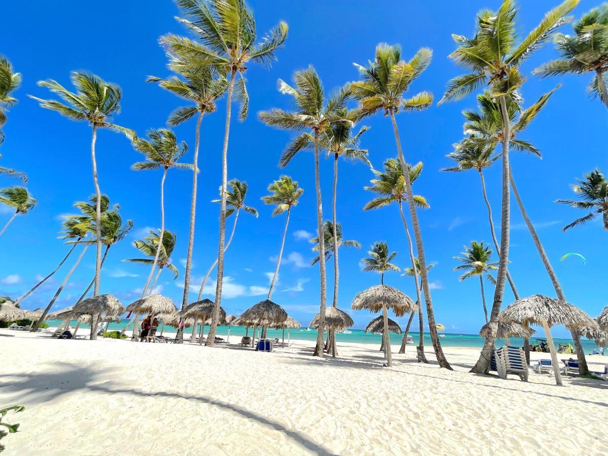 Rooftop Pool Ducassi Suites - Playa Bavaro - Free Wifi & Parking - Best Location Punta Cana