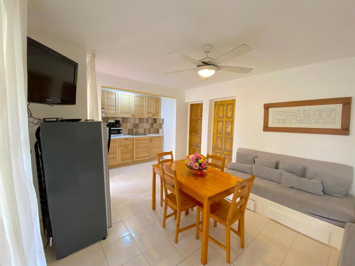 Los Corales Villas & Wifi Beach Club & Resort