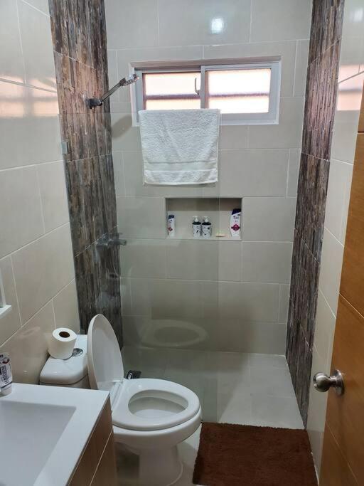 Maison Chaleureuse Avec Jacuzzi ! Casa de férias *