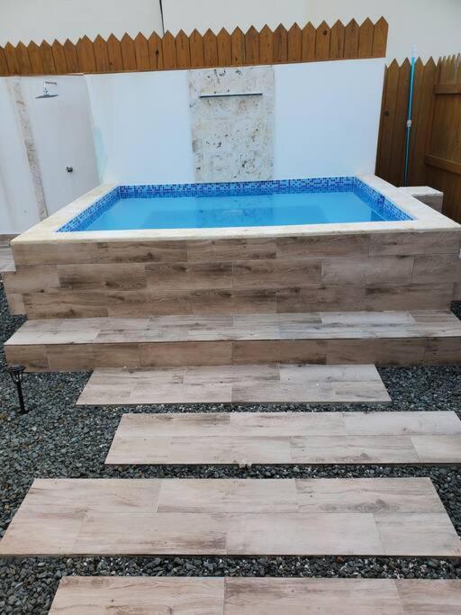 Maison Chaleureuse Avec Jacuzzi ! Casa de férias *
