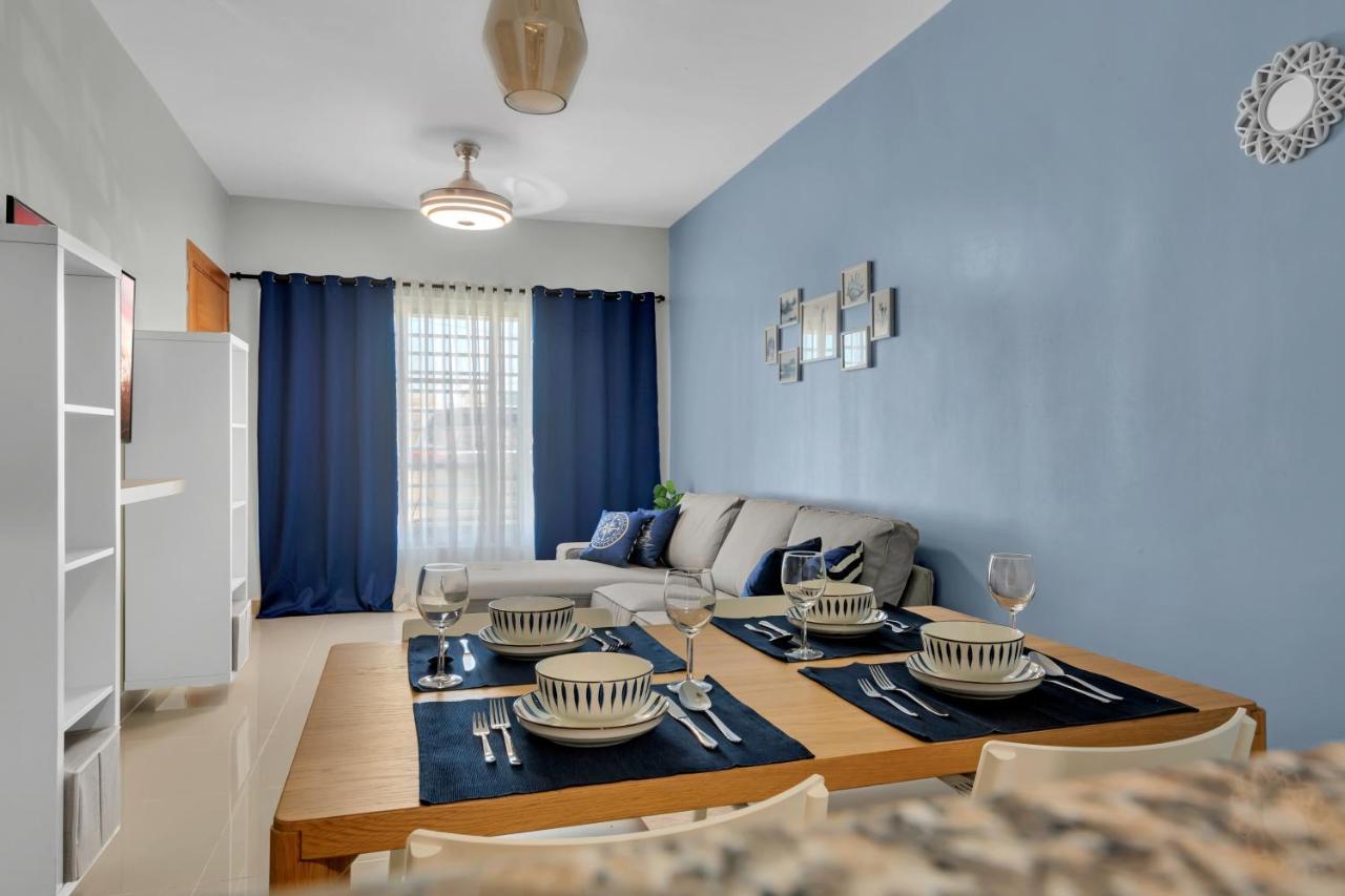 With Pool And Rooftop Next To Downtown Pc Apartment