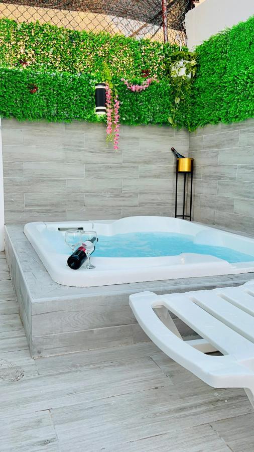 Pousada Con Piscina Y Jacuzzi En