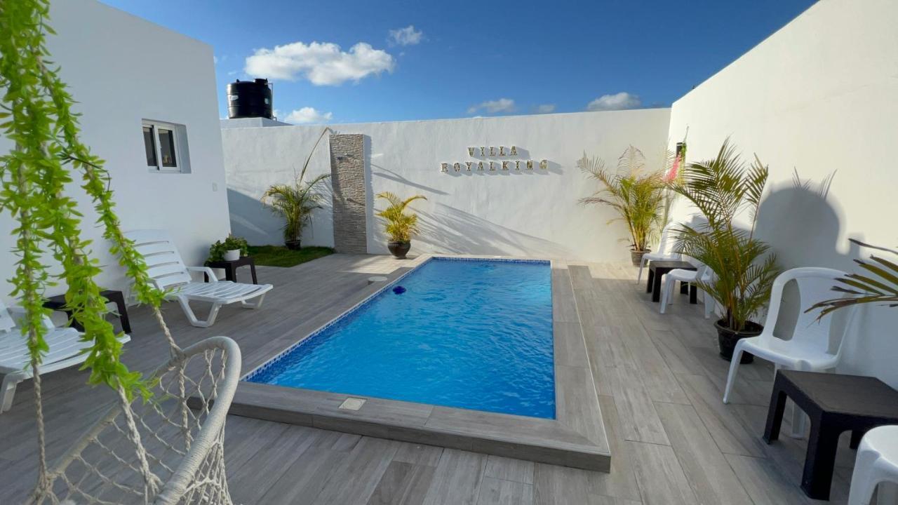Pousada Con Piscina Y Jacuzzi En *