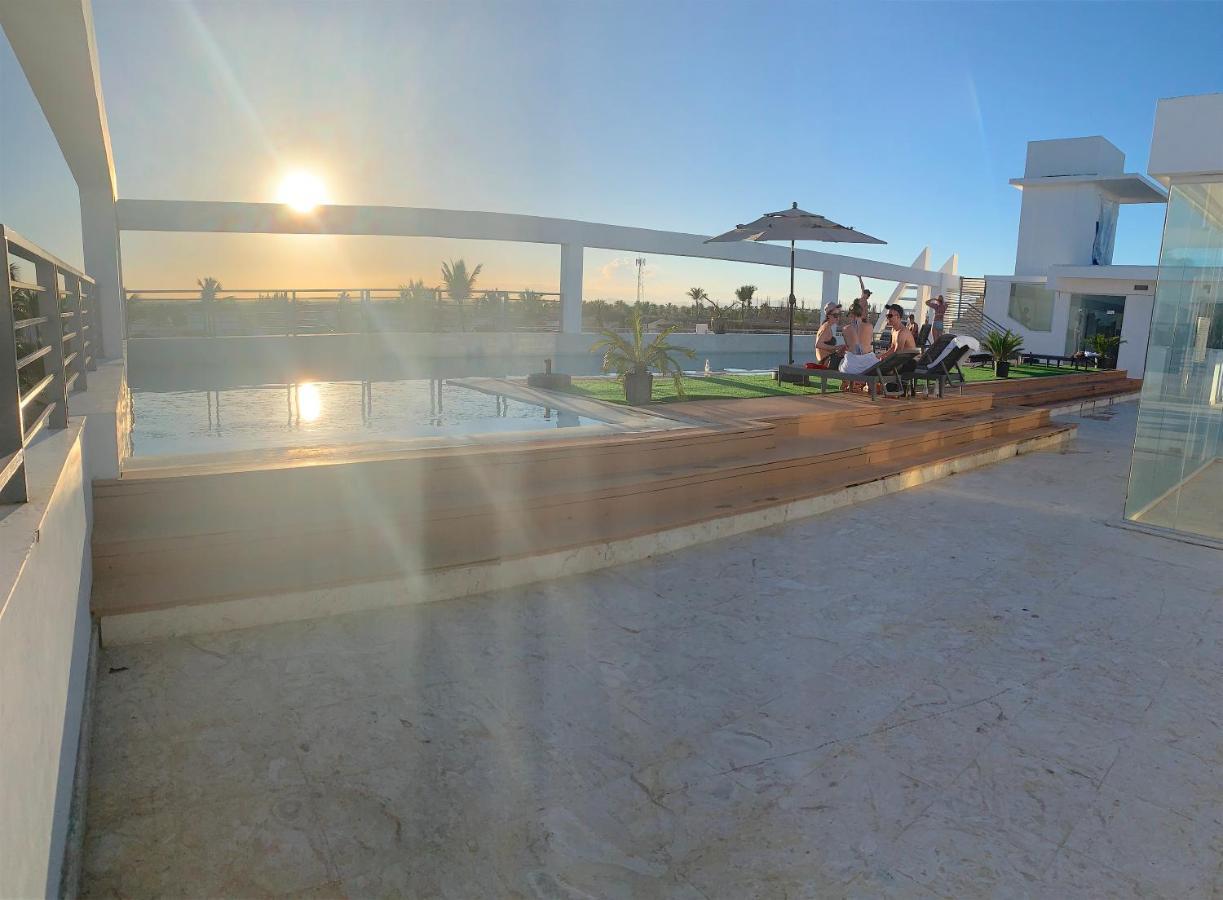 Aparthotel Superior Suites With Rooftop Pool And Beach Access 4*