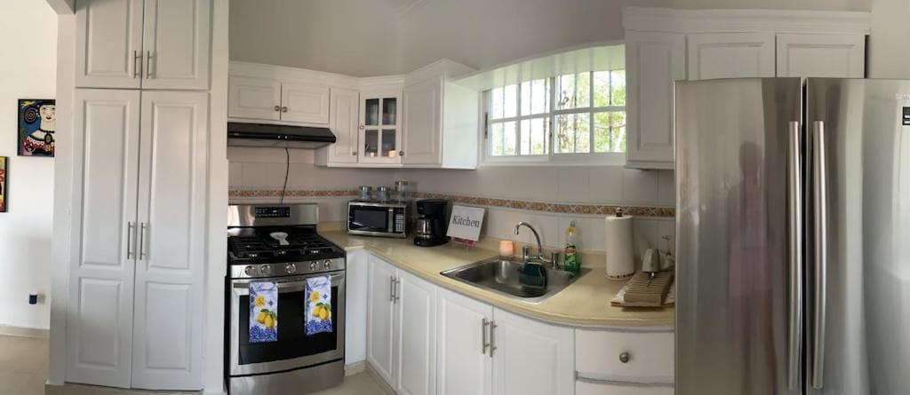 Beautiful , 2bdr, 10 Min Driving From The Airport And By Car