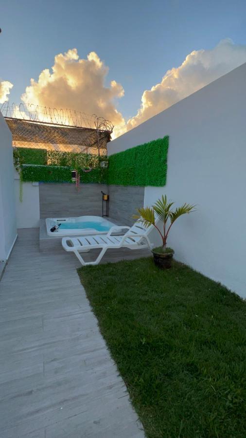 Con Piscina Y Jacuzzi En Pousada *