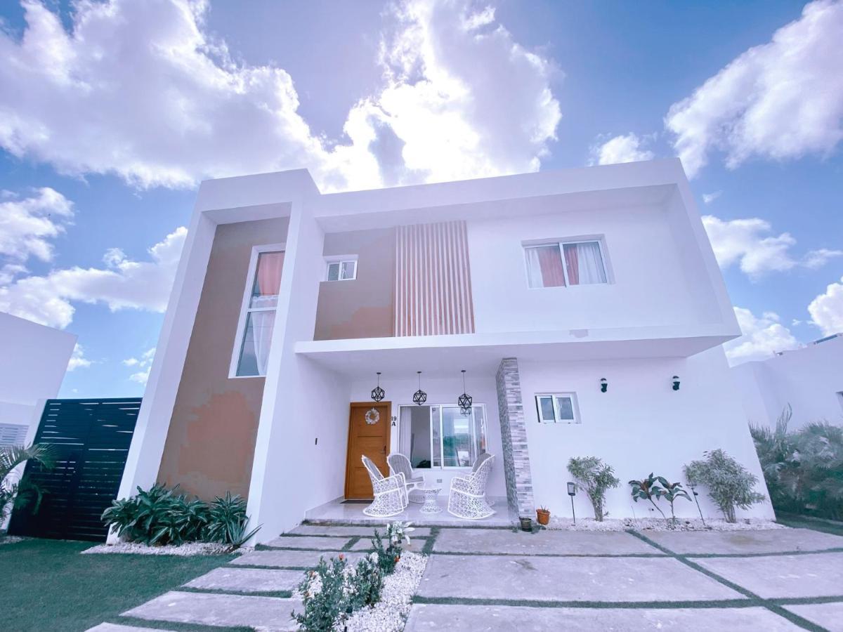 Familiar Pc-private Pool, Bbq, 15 Mnts From Airport