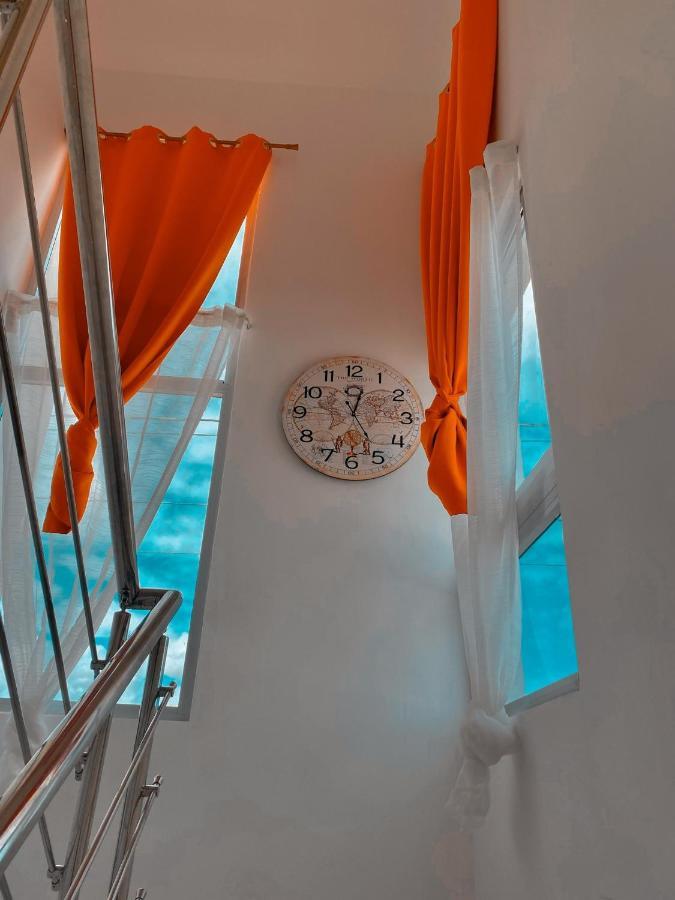 Familiar Pc-private Pool, Bbq, 15 Mnts From Airport *