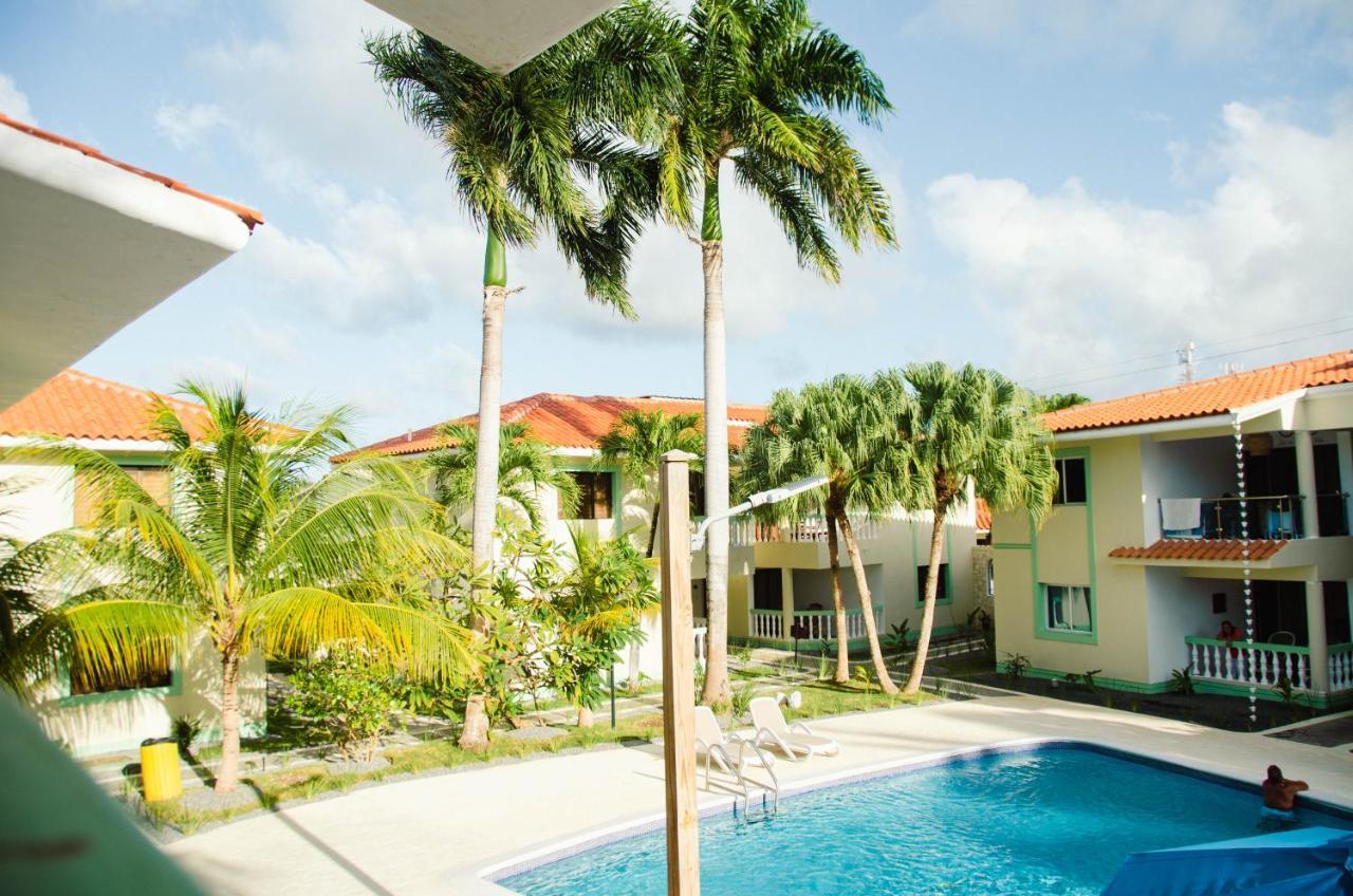 Sun Circle Pool & Apartment *