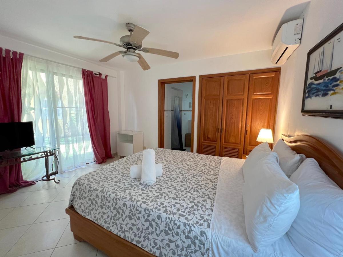 Los Corales Villas And Suites - Beach Club, Spa, Restaurants Hotel 5*
