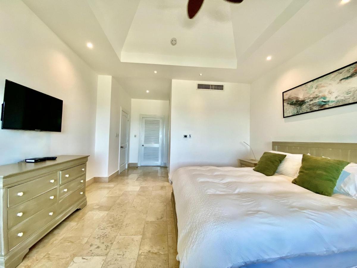 Beachfront Luxury Pent-house At Aquamarina Capcana *
