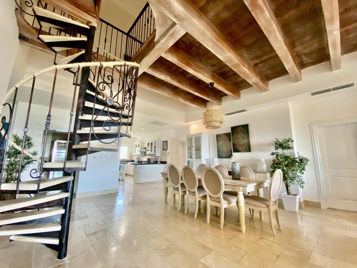 Beachfront Luxury Pent-house At Aquamarina Capcana