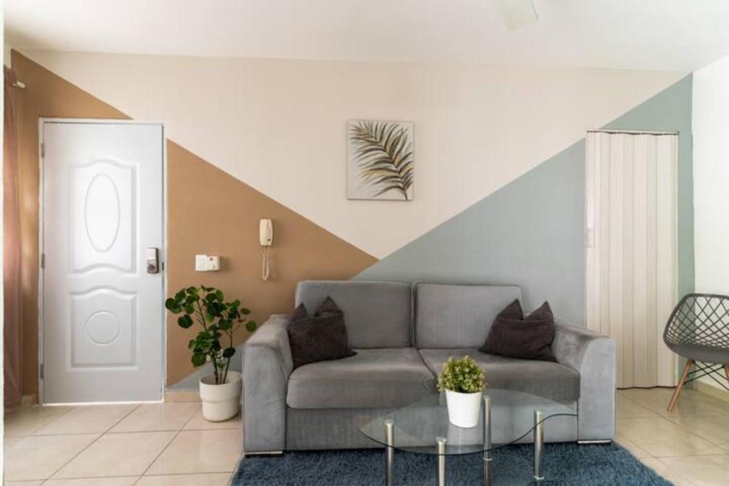 Cozy 2 Bdr Condo, With Pool Area And Free Wifi