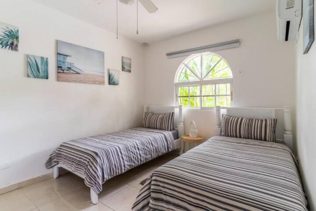 Apartment Cozy 2 Bdr Condo, With Pool Area And Free Wifi