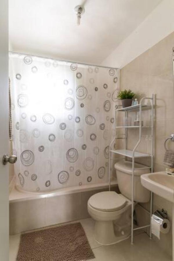 Cozy 2 Bdr Condo, With Pool Area And Free Wifi