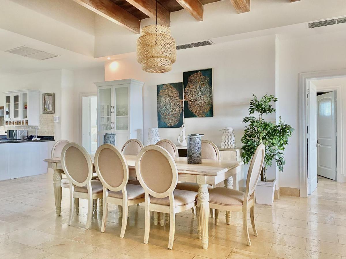 Beachfront Luxury Pent-house At Aquamarina Capcana Apartamento