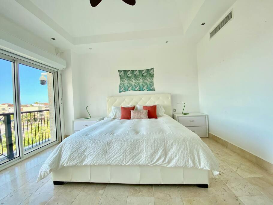 Apartamento Beachfront Luxury Pent-house At Aquamarina Capcana