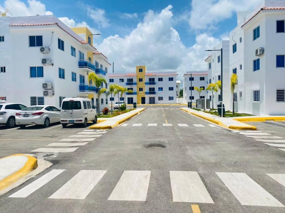 Apartment Residencial Selene V, Family Modern W Pool & Near The