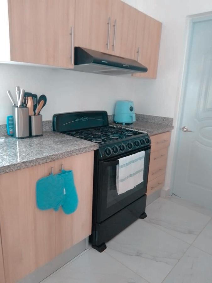 Familiar Pc-private Pool, Bbq, 15 Mnts From Airport Villa *