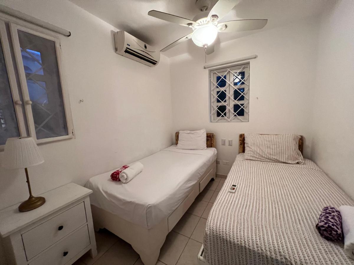 Los Corales Villas - Beach Club, And Restaurants Hotel