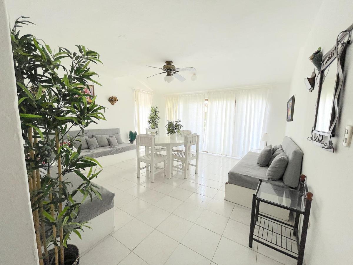 Bavaro Beach Condo-hotel Wifi Bbq Parking