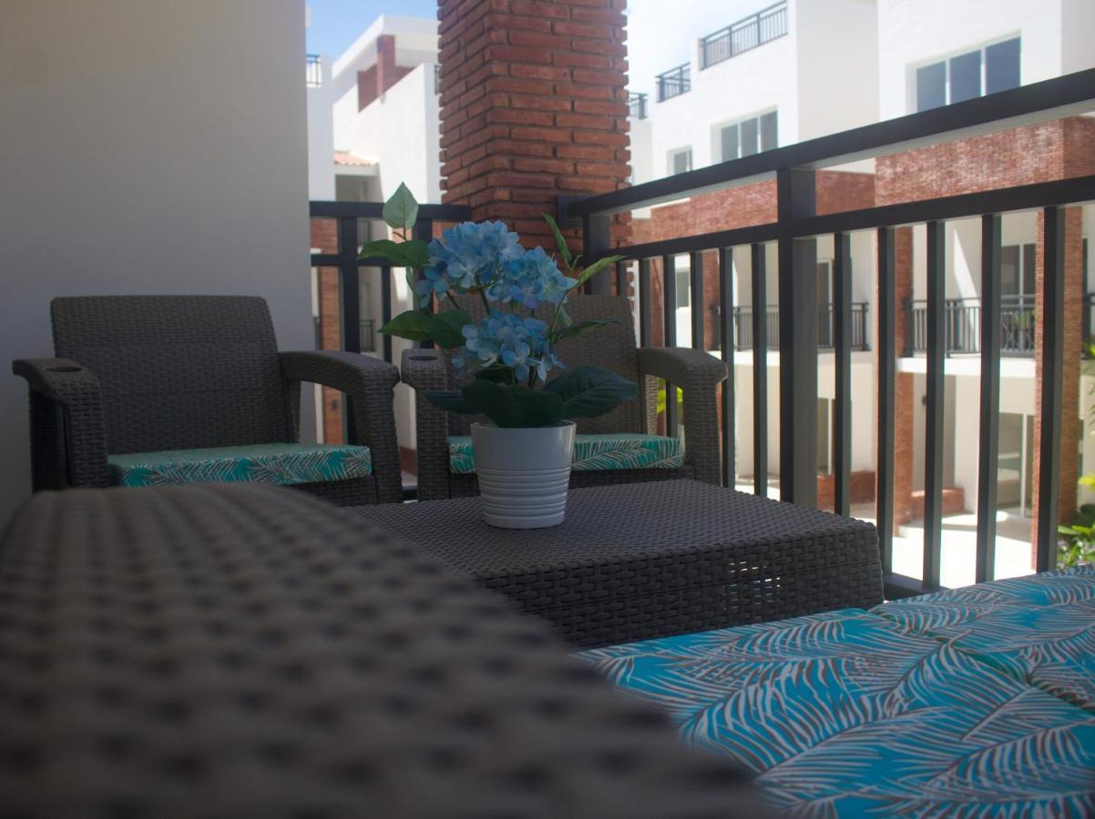 Apartamento Beautiful & Comfortable Steps To The Beach Pool View