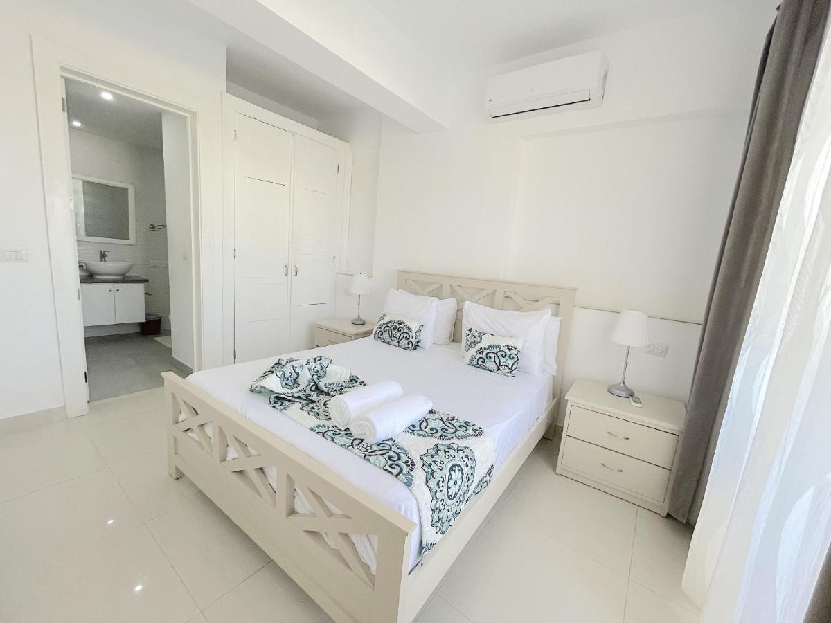 Ducassi Suites & Beach - Playa Bavaro - Wifi - Parking - Rooftop Pool & Hotel