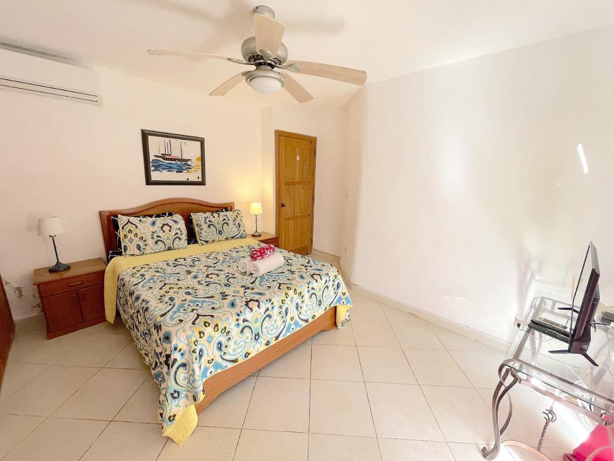 Los Corales Villas & Wifi Beach Club & Resort