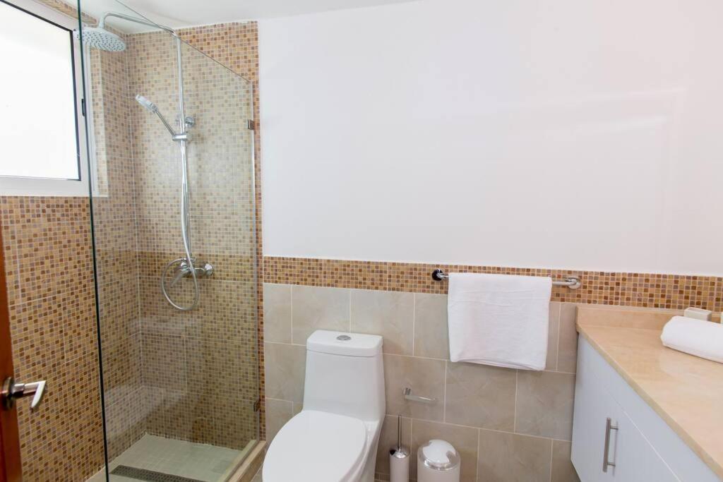 Ocean Views & Private Beach! Luxury 4bdr Getaway Apartamento