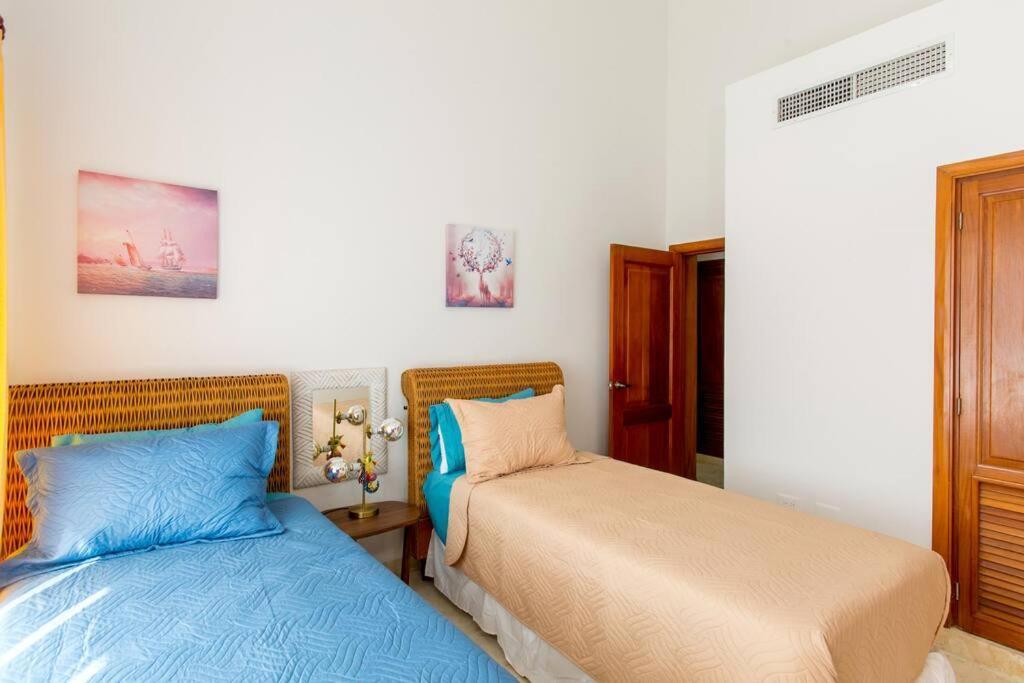 Ocean Views & Private Beach! Luxury 4bdr Getaway