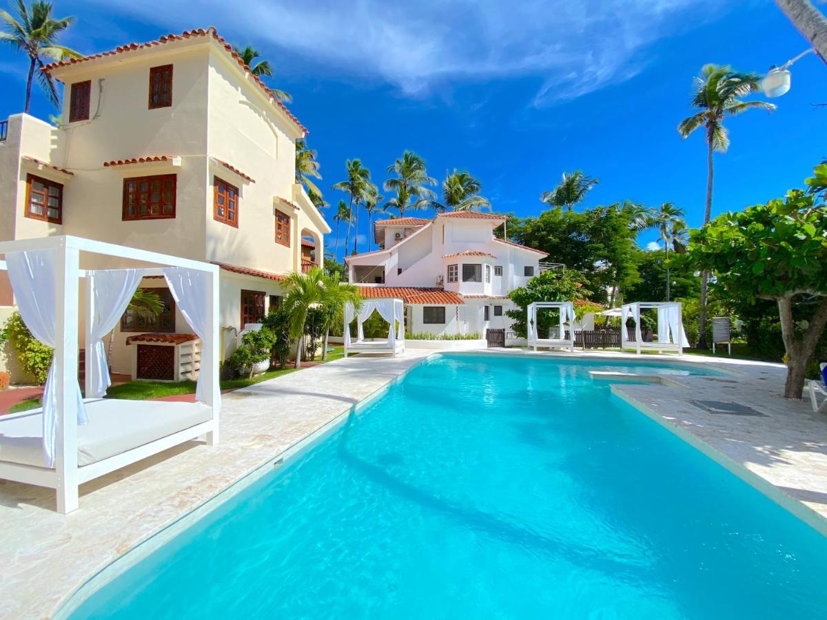 Tropical Village Playa Los Corales