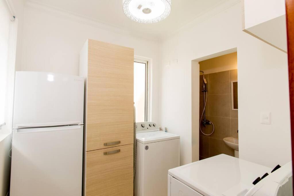 Ocean Views & Private Beach! Luxury 4bdr Getaway *