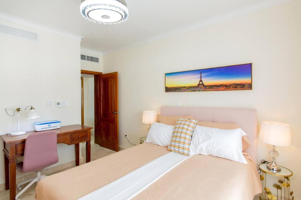 Ocean Views & Private Beach! Luxury 4bdr Getaway Apartamento