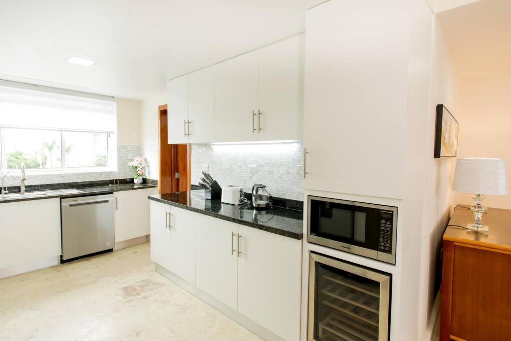 Apartamento Ocean Views & Private Beach! Luxury 4bdr Getaway