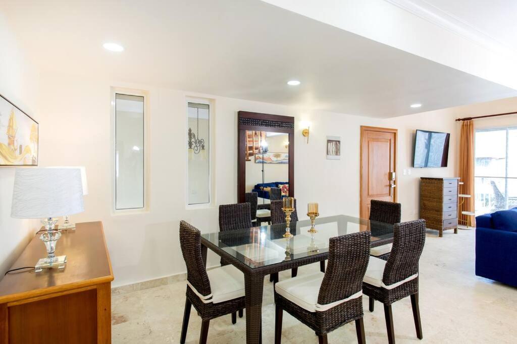 Ocean Views & Private Beach! Luxury 4bdr Getaway Apartamento