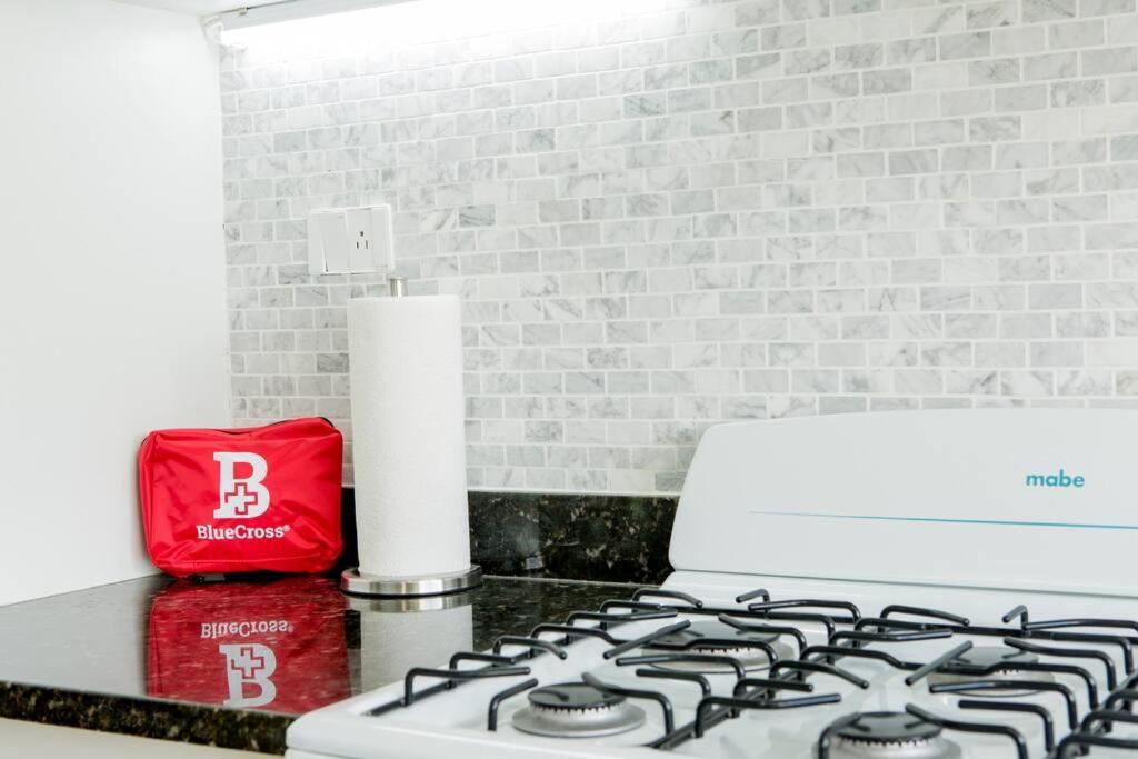 Ocean Views & Private Beach! Luxury 4bdr Getaway Apartamento