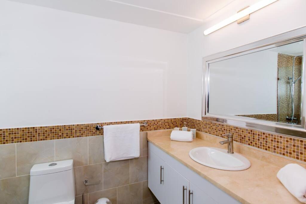 Ocean Views & Private Beach! Luxury 4bdr Getaway * Punta Cana