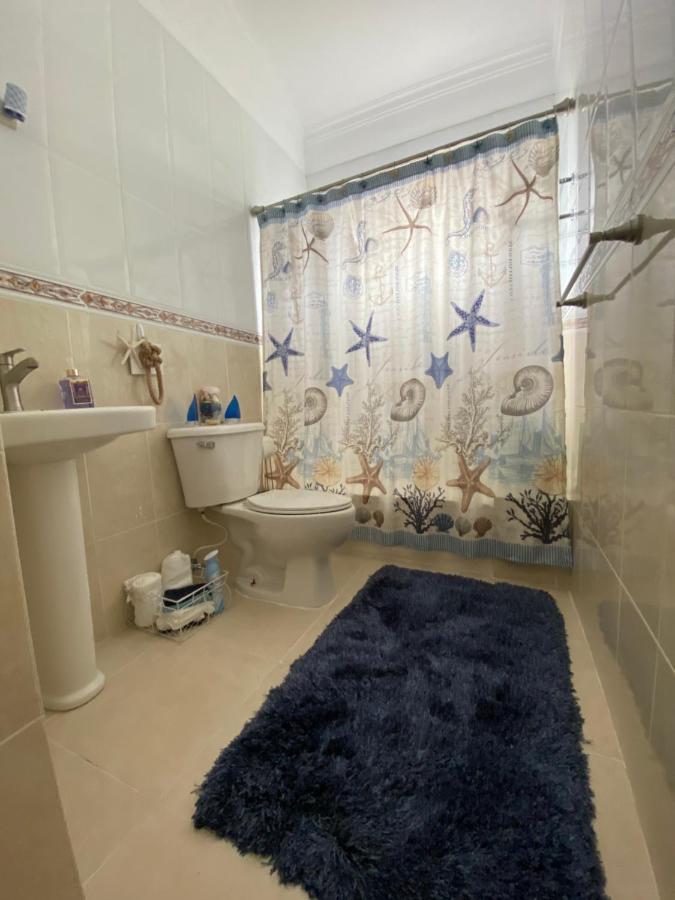 Beautiful , 2bdr, 10 Min Driving From The Airport And By Car Apartment