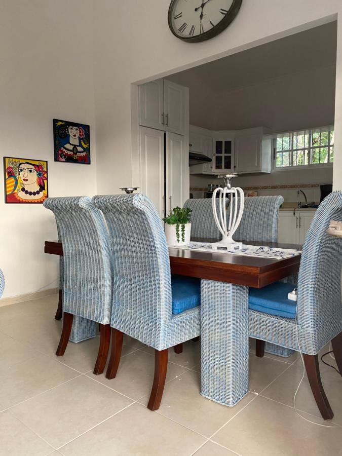 Beautiful , 2bdr, 10 Min Driving From The Airport And By Car
