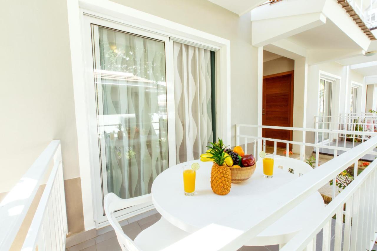 Tropicana Suites Deluxe Beach Club & Pool - Playa Los Corales 5* Punta Cana