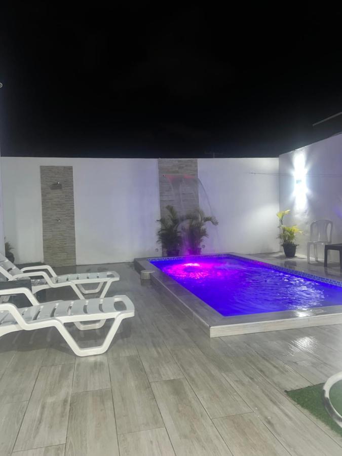 Pousada Con Piscina Y Jacuzzi En *
