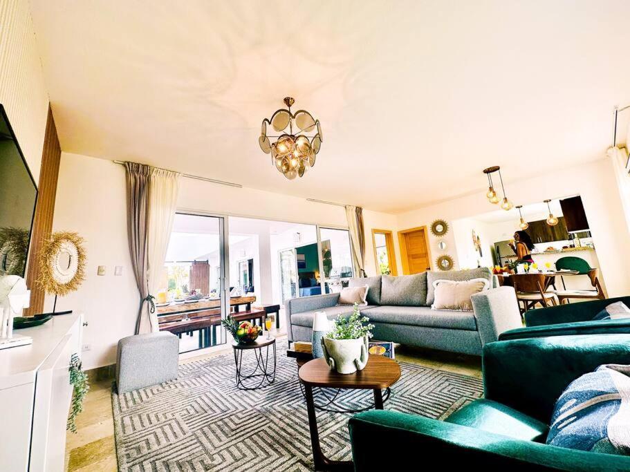 Beach Jade With Private Pool, Jacuzzi & Maid