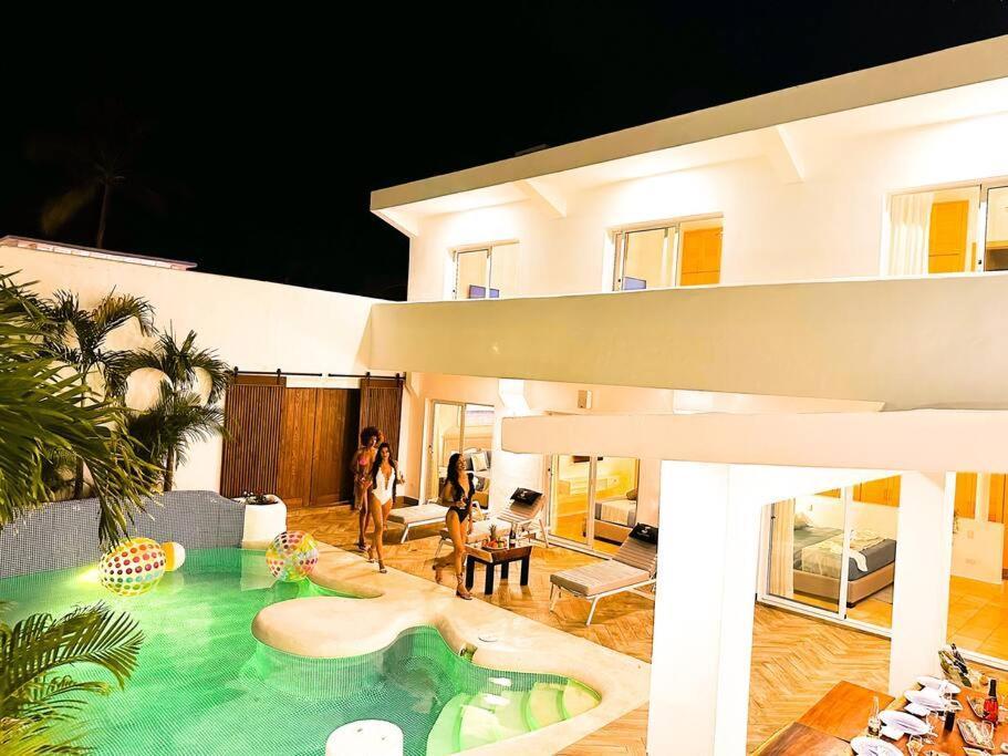 Villa Beach Jade With Private Pool, Jacuzzi & Maid Punta Cana